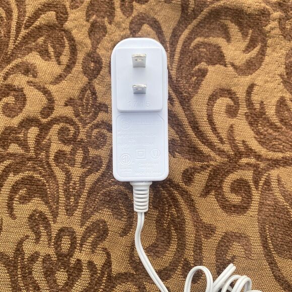 Lot of 2 Leapfrog Power Cords - Round 9VDC 700mA 6.3 VA Rectangle 5V 1500 mA AD - Picture 9 of 10